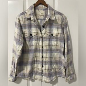 TILLEY- 100% organic cotton , button down
